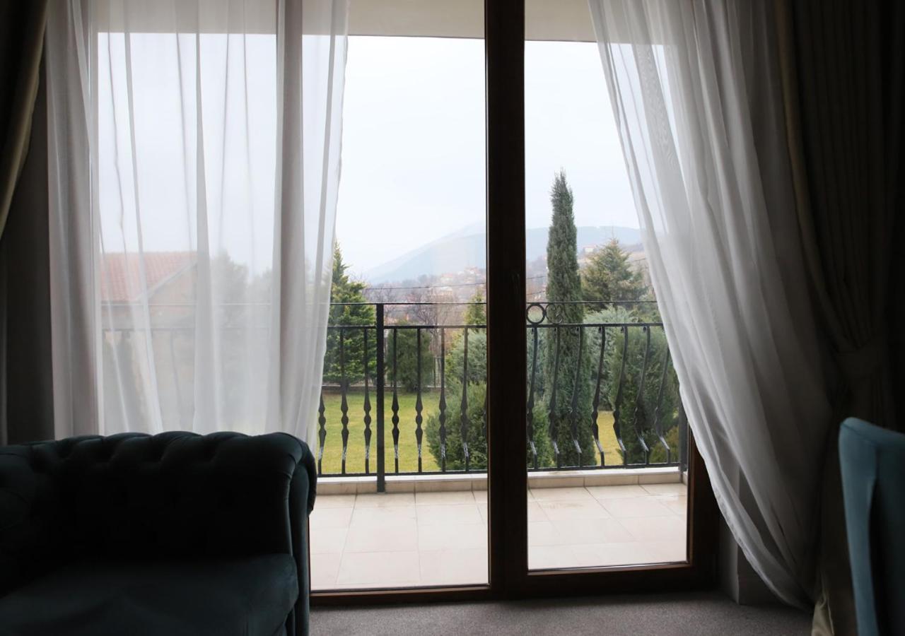 Monte Vedetta Hotel Sliven Luaran gambar
