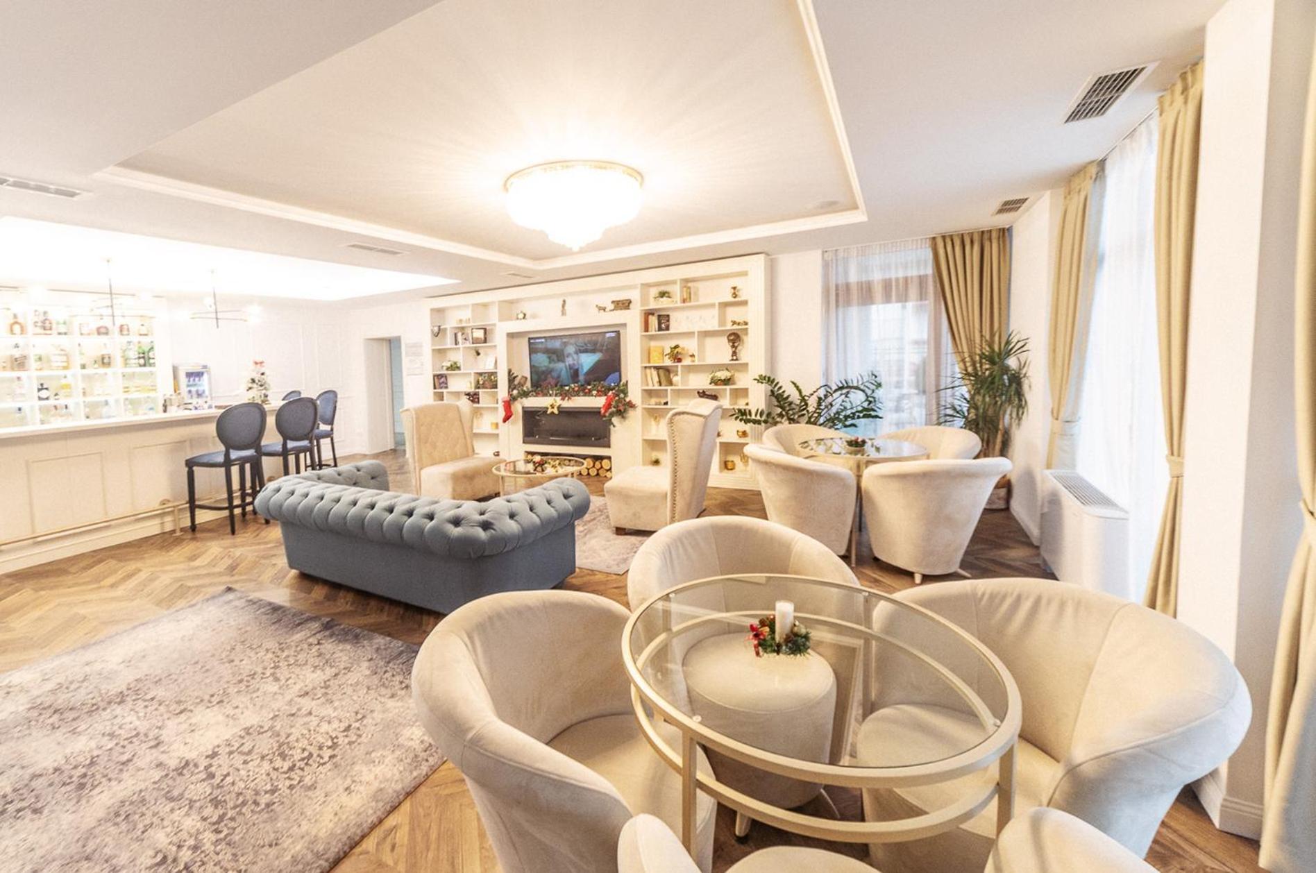 Monte Vedetta Hotel Sliven Luaran gambar